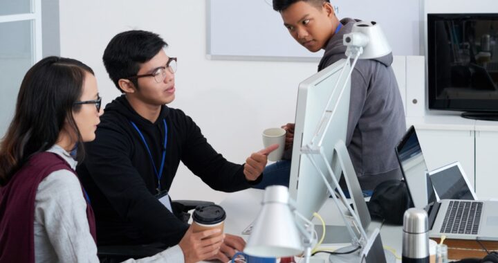 Employee Monitoring in the Modern Workplace: A Balanced Approach to Productivity and Privacy